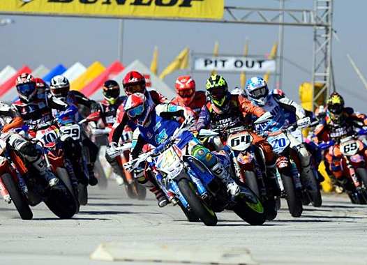 <b>Départ de la 1e manche avec Thomas Chareyre - TM #4 (photo Youthstream)</b>