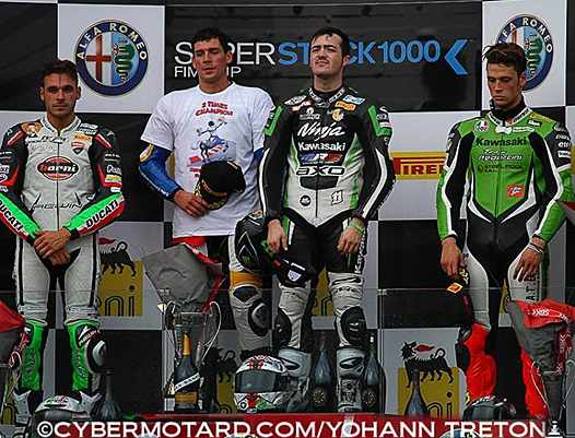 <b>STK 1000/Podium : Niccolò Canepa - Ducati, Sylvain Barrier - BMW, Jérémy Guarnoni - Kawasaki et Lorenzo Savadori - Kawasaki (photo Yohann Treton/Cybermotard.com)</b>