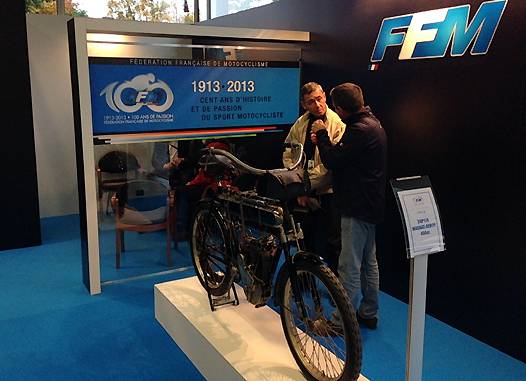 <b>Le stand FFM avec la Magnat Debon 3HP1/4 Course (photo FFM)</b>