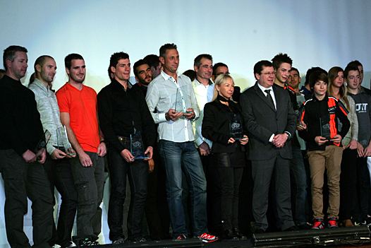 <b>Photo de famille autour du Président Jacques Bolle (photo Jean-Paul Ancion/FFM)</b>