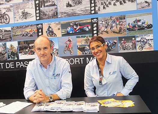 <b>Les représentants de la Commission Rallyes Routiers sur le stand FFM pour promouvoir cette discipline (photo Yume.com)</b>