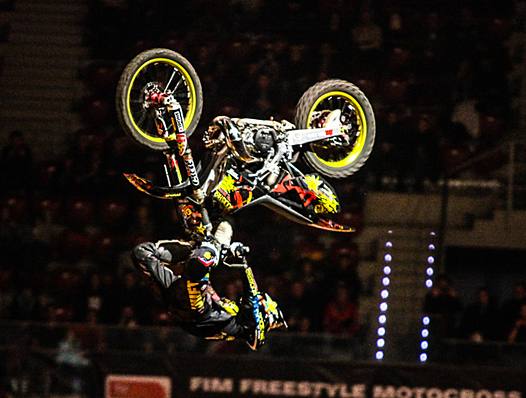 <b>David Rinaldo - Yamaha (photo Nightofthejumps.com)</b>