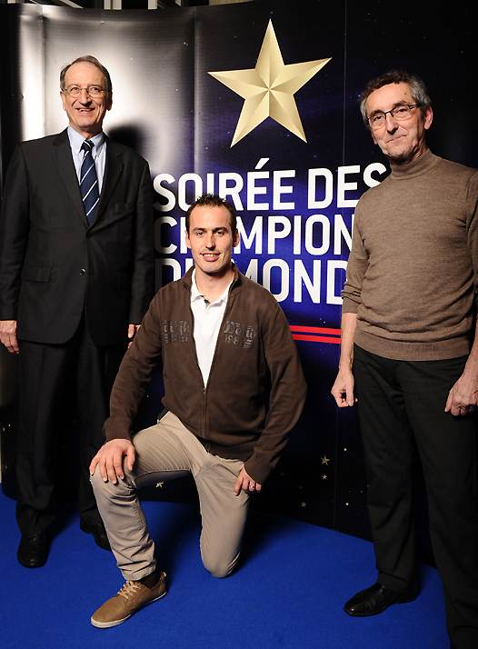 <b>Denis Masseglia - Président du CNOSF, Christophe Nambotin - KTM Champion du Monde d'Enduro E3 et Dominique Méliand - SERT Champion du Monde d'Endurance (photo CNOSF/KMSP)</b>