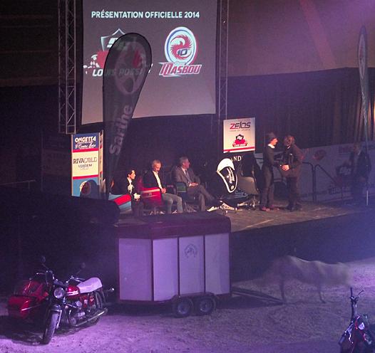 <b>Philippe Thiebaut - Directeur Technique National FFM (assis à côté d'Alexis Masbou), invité de Louis Rossi et d'Alexis Masbou (photo Luc Guillaume)</b>