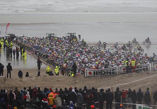 <b>Départ de l’Enduropale (photo Le Touquet-Paris-Plage)</b>