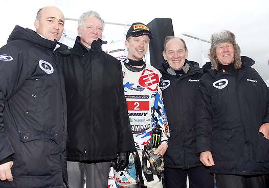 <b>L’arrivée de l’Enduropale : Denis Caloin - Chargé des Sports à la Mairie du Touquet Paris-Plage, Didier Hiel  - Vice-Président du Conseil Général du Pas-de-Calais, Adrien Van Beveren – Yamaha, Daniel Fasquelle - Maire du Touquet Paris-Plage et Député du Pas-de-Calais, Bernard Baudoux - Président d’ETO (photo Le Touquet-Paris-Plage)</b>