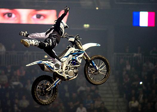<b>Rémi Bizouard - Kawasaki (photo www.nightofthejumps.com)</b>