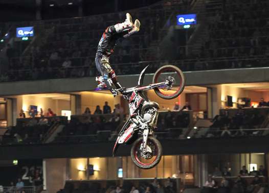 <b>Brice Izzo - Yamaha (photo www.nightofthejumps.com)</b>