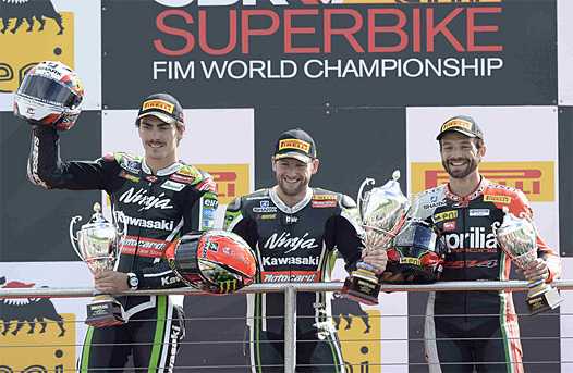 <b>Podium 2 : Loris Baz - Kawasaki, Tom Sykes - Kawasaki et Sylvain Guintoli - Aprilia (photo WSBK.com)</b>