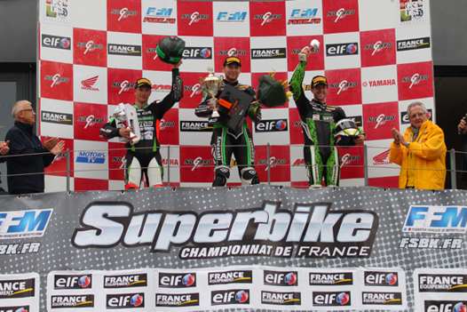 <b>Podium Superbike 2 : Axel Maurin - Kawasaki, Grégory Leblanc - Kawasaki et Nicolas Salchaud - Kawasaki (photo Gérard Delio/Photopress)</b>