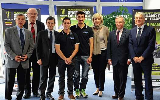 <b>Claude Michy - PHA Promoteur du GP de France, François Edom - Ville du Mans, Pierre Fillon - ACO, Alexis Masbou - pilote Moto3, Louis Rossi - Pilote Moto2, Véronique Rivron et Louis-Jean de Nicolay - Conseil Général de la Sarthe, Jean-Marc Desnues - Vice-Président de la FFM (photo PHA)</b>