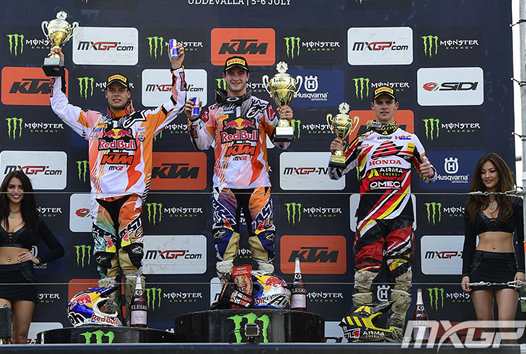 <b>Podium MX2 : Jordi Tixier - KTM, Jeffrey Herlings – KTM et Tim Gajser - Honda (photo mxgp.com)</b>