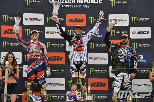 <b>Podium MX2 : Valentin Guillod - KTM, Jordi Tixier - KTM et Christophe Charlier - Yamaha (photo mxgp.com)</b>