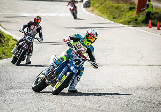 <b>Thomas Chareyre #4 - TM et Adrien Chareyre #16 - Aprilia (photo Supermotard-france.fr)</b>