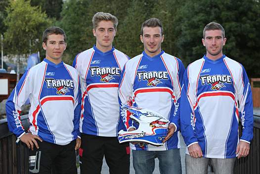 <b>L’Equipe Trophée Junior avec de gauche à droite : Anthony Geslin, Jérémy Carpentier, Théo Bazerque Bolley et Loïc Larrieu.</b>