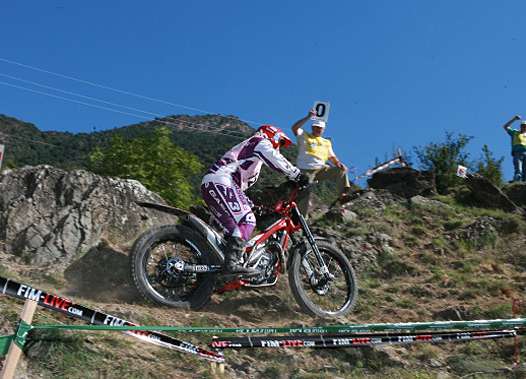 <b>Pauline Masanès - Gas Gas lors de la finale du Mondial féminin aujourd'hui. Elle a participé à tout le championnat et conclut en 12e position (photo Bénédicte Simon)</b>