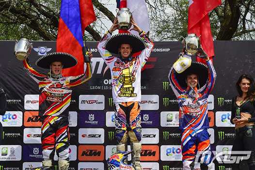 <b>Podium MX2 : Valentin Guillod - KTM, Jordi Tixier - KTM et Tim Gajser - Honda (photo MXGP.com)</b>