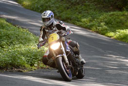 <b>Julien Toniutti - Yamaha MT-09 (photo www.moto-tour.com)</b>