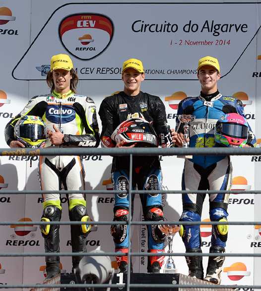 <b>Podium : Nicolo Bulega - KTM, Fabio Quartararo - Honda et Marcos Ramírez - Ioda-Honda (photo fimcevrepsol.com)</b>