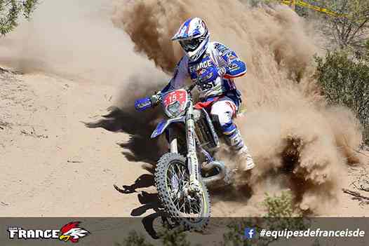 <i>Au guidon de sa 300 Sherco, Fabien Planet a sorti avec brio son épingle du jeu ce mercredi. Photo P. Haudiquert.</i>