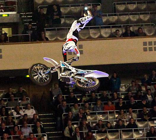 <b>Rémi Bizouard - Kawasaki (photo nightofthejumps.com)</b>