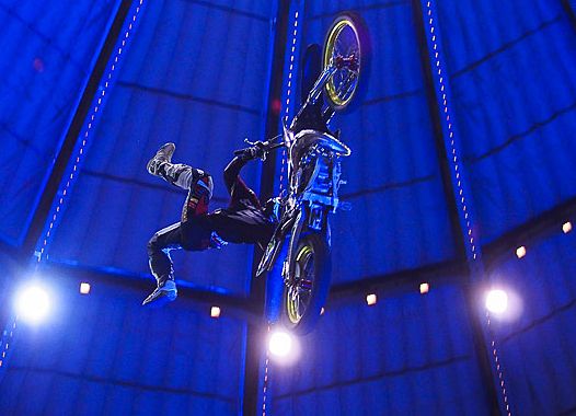 <b>David Rinaldo - Yamaha (photo nightofthejumps.com)</b>