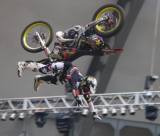 <b>David Rinaldo - Yamaha (photo nightofthejumps.com)</b>