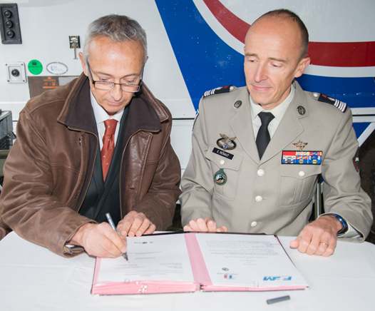 <b>Philippe Thiebaut, Directeur Technique National de la FFM et le Colonel Eric Renaut, Chef de Corps du 503ème RT.  (Photo Armée de Terre) </b>