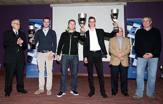 <b>Le podium Superbike 2014 avec de gauche à droite : Patrick Coutant, Président de la Commission Nationale Vitesse, Etienne Masson (3e), Grégory Leblanc (Vainqueur), Hugo Casadesus, représentant de Sébastien Gimbert (2e), Guy Bongiovani, Président du MCL et organisateur de la soirée de remise des prix, et Christian Demonteil, Président de la Ligue Motocycliste de Rhône-Alpes (photo Gérard Delio/Photopress)</b>