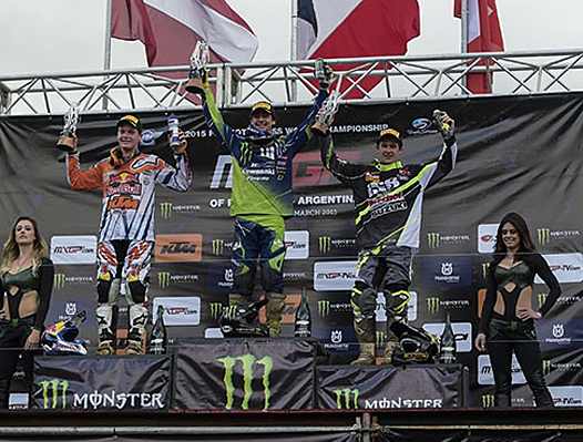 <b>Podium MX2 : Pauls Jonass - KTM, Dylan Ferrandis - Kawasaki et Jeremy Seever - Suzuki (photo www.mxgp.com)</b>