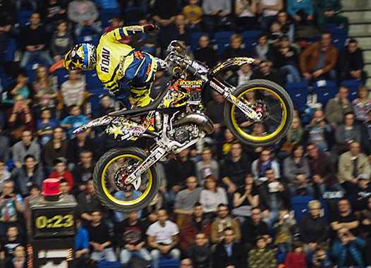 <b>David Rinaldo - Yamaha (photo www.nightofthejumps.com)</b>