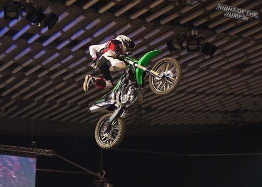 <b>Rémi Bizouard - Kawasaki (photo nightofthejumps.com)</b>