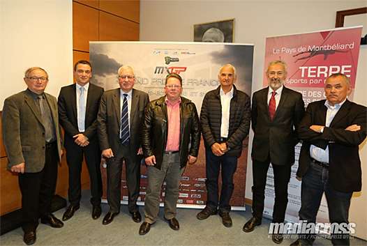<b>Conférence de presse avec les élus locaux et la FFM soutenant le MC Villars dans l’organisation du Championnat du Monde Motocross (photo © Mediacross)</b>