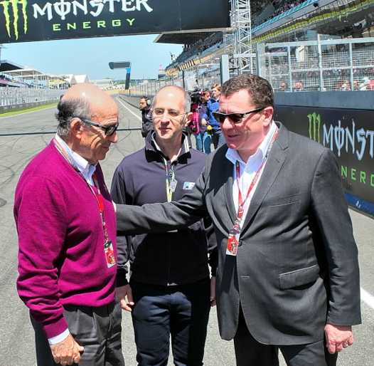 <b>Carmelo Ezpeleta - Président Directeur Général Dorna Sports, Pierre Bonneville - Directeur de la Communication FFM et Jacques Bolle - Président de la FFM (photo Luc Guillaume)</b>