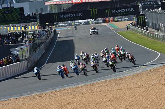 <b>Départ de la course Moto3 (photo MotoGP.com)</b>