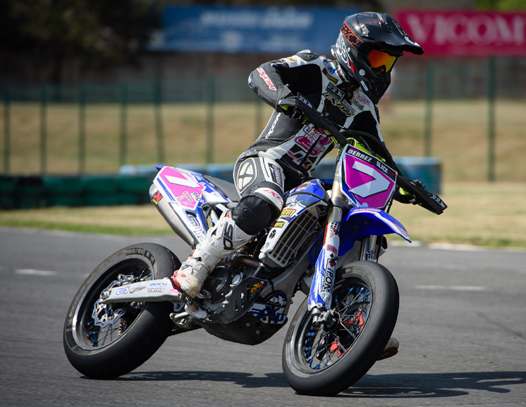 <b>Juliette Berrez - Yamaha (photo www.supermotard-france.fr)</b>