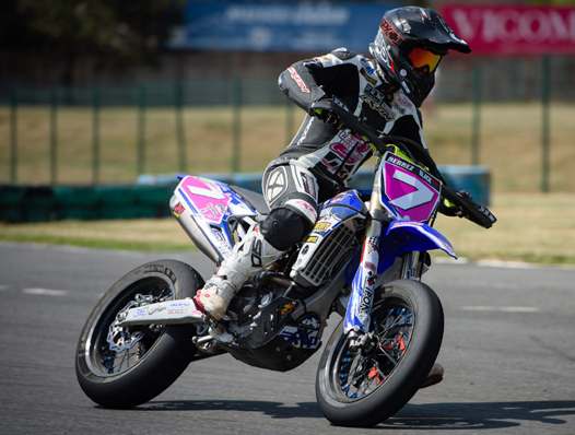 <b>Juliette Berrez - Yamaha, Championne de France S2 Féminine (photo www.supermotard-france.fr)</b>