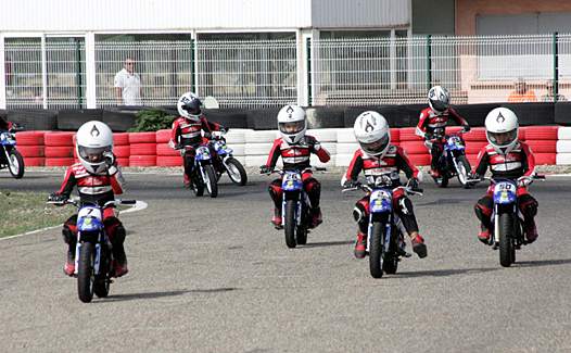 <b>Départ de la 1ère manche Coupe PW50 (photo Jean-Paul Ancion/FFM)</b>