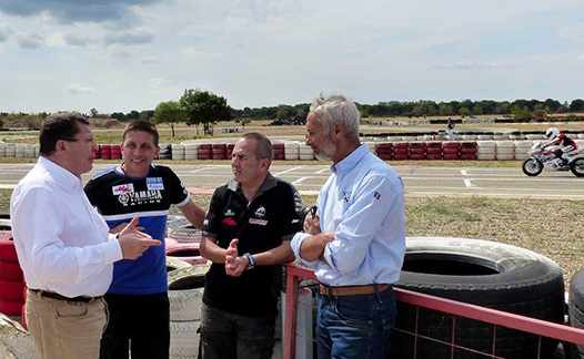 <b>Jacques Bolle - Président de la FFM, Laurent Fellon - Manager de Johann Zarco et Directeur de l'Ecole Z&F Grand Prix, Philippe Nicolas - Directeur Dubois Motos Yamaha et Philippe Thiebaut - Directeur Technique National FFM (photo Luc Guillaume)</b>