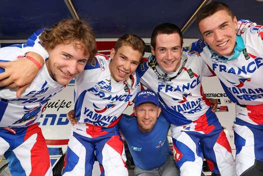 <b>L'Equipes de France Trophée Junior avec Fred Lambert (photo Pascal Haudiquert/Mediacross)</b>
