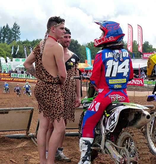 <b>Livia Lancelot en bonne compagnie, témoin de l'ambiance de l'épreuve (photo Luc Guillaume)</b>