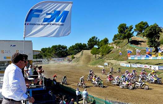 <b>Le départ de l'une des manches en présence de Jacques Bolle - Président de la FFM (photo Luc Guillaume)</b>