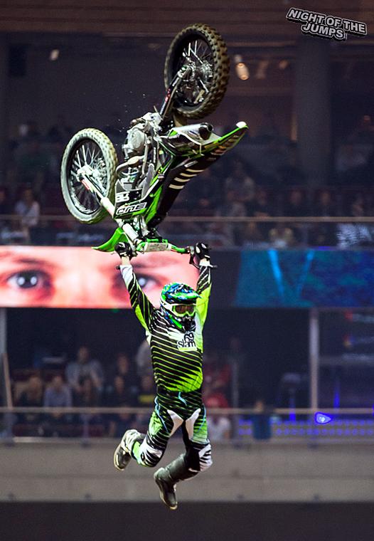 <b>Rémi Bizouard - Kawasaki (photo nightofthejumps.com)</b>