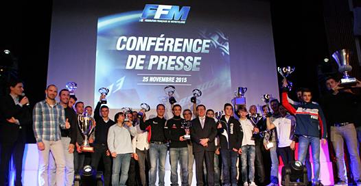 <b>Photo de famille autour du Président Jacques Bolle (photo Jean-Paul Ancion/FFM)</b>