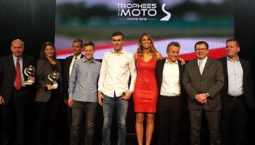 <b>Photo de famille avec tous les récipiendaires (Photo Luc Guillaume)</b>