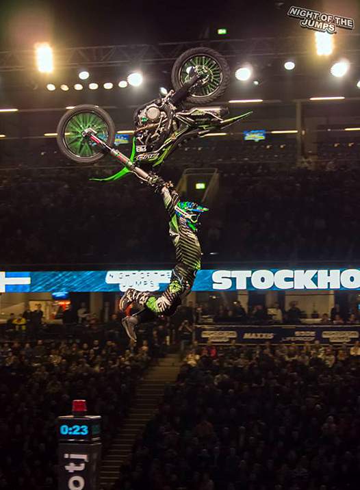 <b>Rémi Bizouard – Kawasaki (photo nightofthejumps.com)</b>