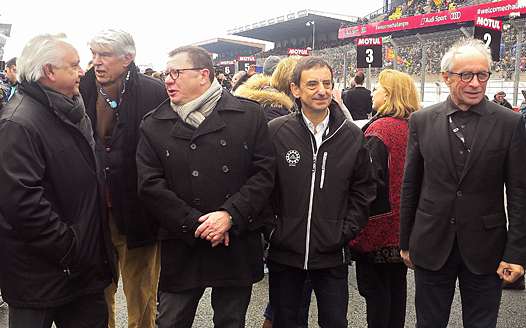 <b>Le Président Jacques Bolle entouré (de gauche à droite) de Patrick Gruau - Administrateur ACO, Jean-Marie Geveaux - ancien Président du Conseil Général de la Sarthe, Pierre Fillon - Président ACO et Vito Ippolito - Président FIM (photo Luc Guillaume)</b>