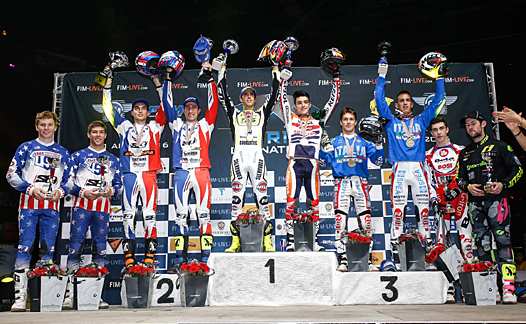 <b>Podium final : USA, FRANCE, Espagne, Italie et Grande-Bretagne (photo FIM/Good-Shoot)</b>