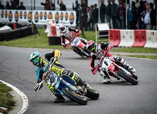 <b>Thomas Chareyre - TM devant et Sylvain Bidart - Honda et Laurent Fath - Honda (photo supermotard-france.fr)</b>