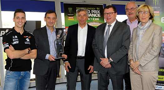 <b>Alexis Masbou, Pierre Fillon - Président de l’ACO, Claude Michy, Jacques Bolle - Président de la FFM, François Edom - adjoint aux sports de la Ville du Mans et Véronique Rivron - Vice-Présidente du Conseil départemental de la Sarthe (photo PHA)</b>